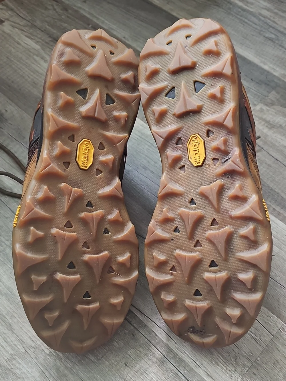 Merrell Mens Zion Mid Waterproof Hiking Boot in Toffee/Caramel Anglais Size 9.5